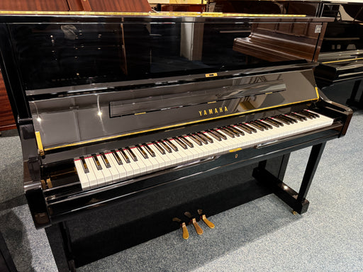 Yamaha U1 121cm upright piano in polished ebony