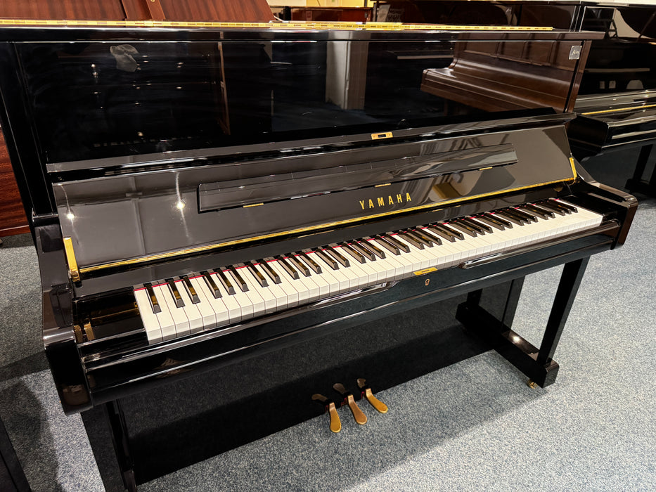 Yamaha U1 121cm upright piano in polished ebony